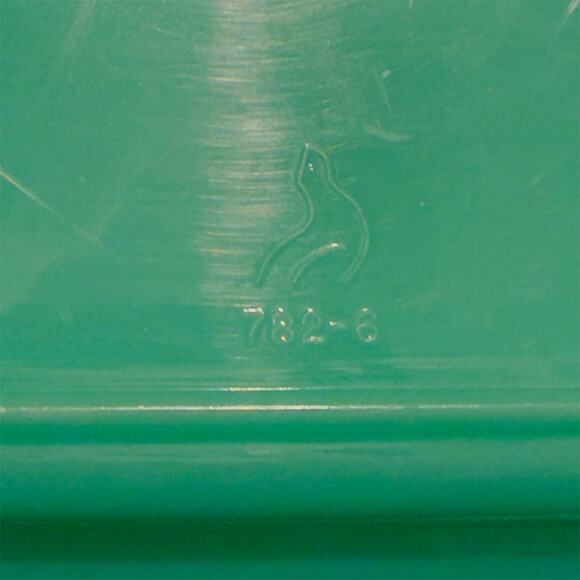 Vintage Tupperware Green Easy Crisp Vegetable Container with Lid Classic (782-6) - Picture 6 of 6